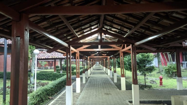 lingkungan asri Telkom University 5