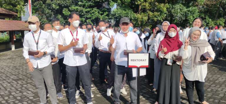 Upacara 17 Agustus 2022 PuTI TelU 9