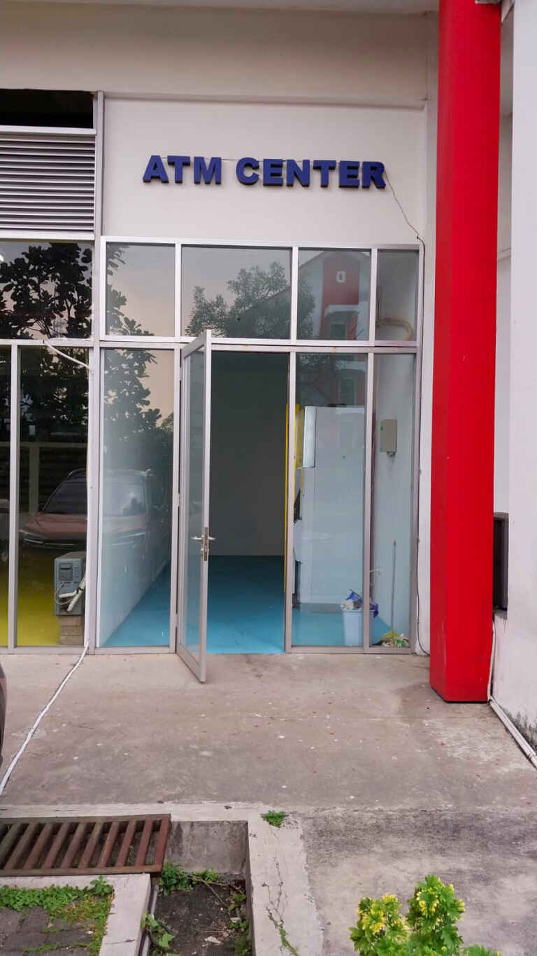 ATM Center Sebelah TelÚ Coffe