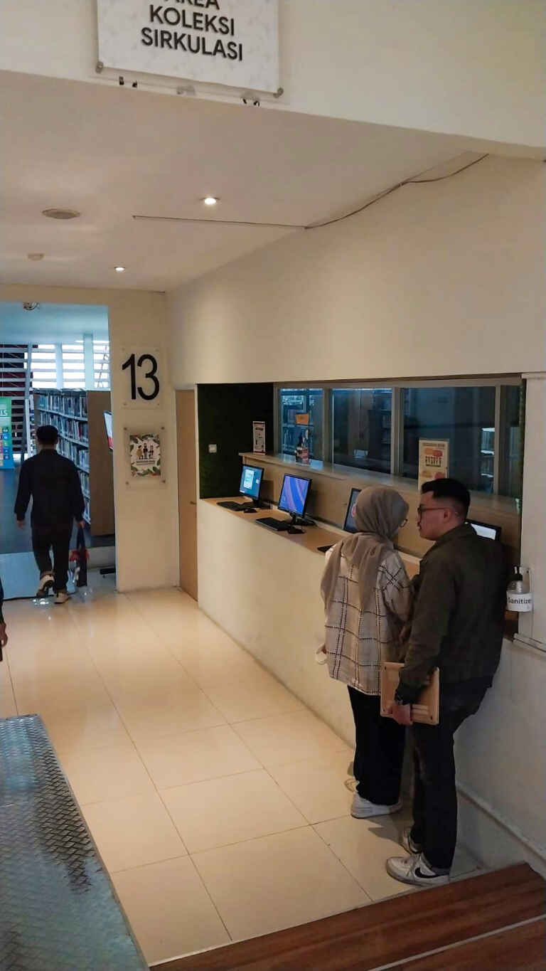 Area Koleksi Sirkulasi TElkom