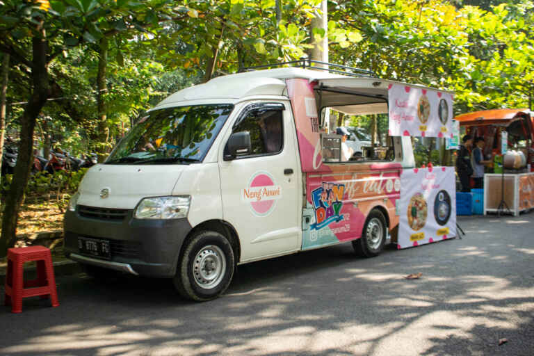 Kedai Neng Anum Di Bazzar TelÚ Fun Day