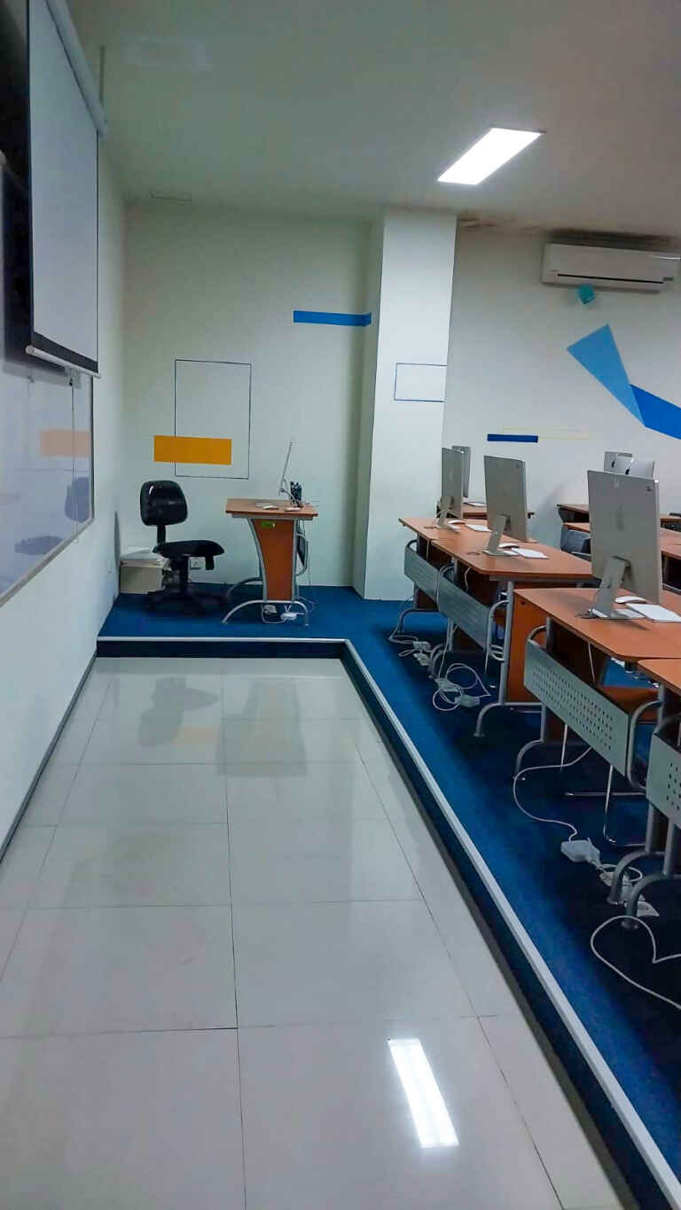 Lab FEB TAmpak Pintu Masuk