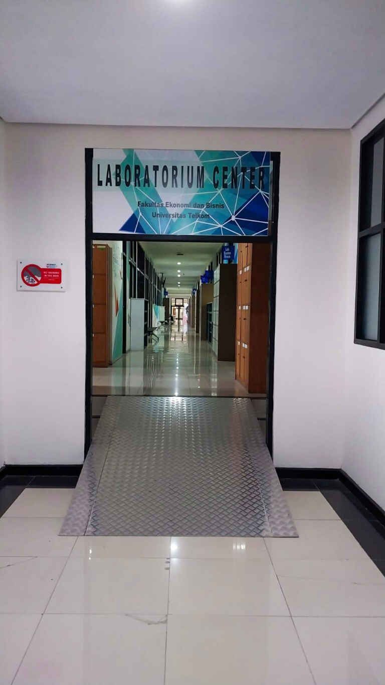 Laboratorium Gedung FEB Telkom University