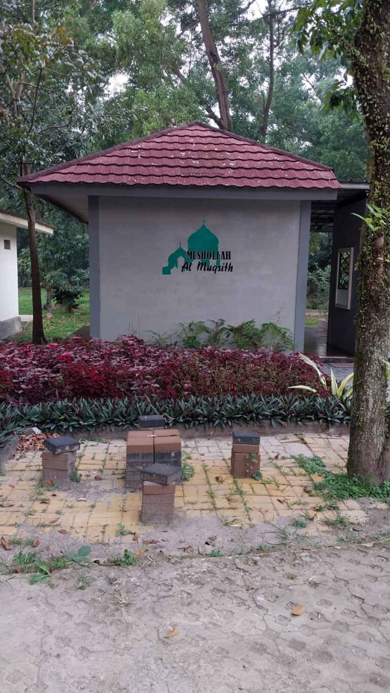 Mushola Kantin Asrama Putri