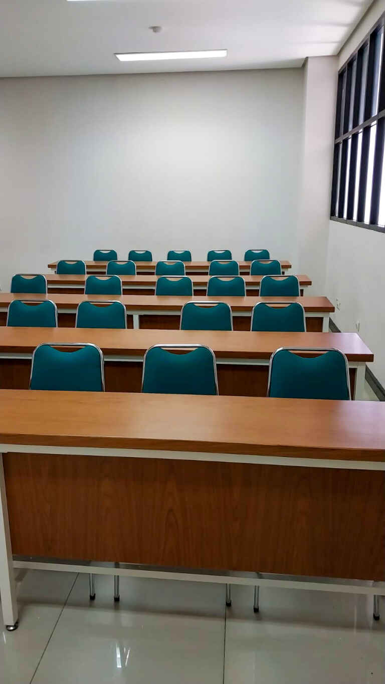 Ruang kelas Bangku Hijau Tampak Tengah