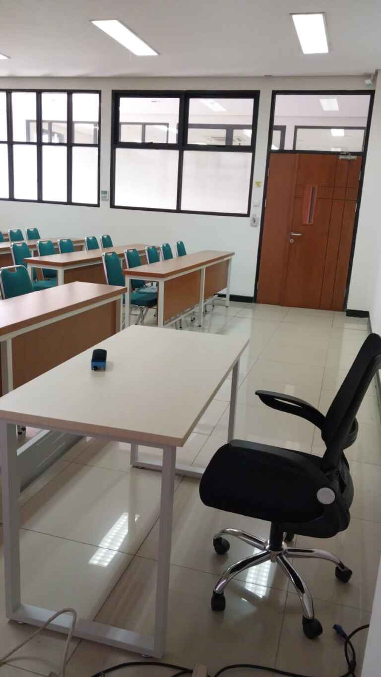 Ruang kelas kursi Hijau TAmpak Kiri