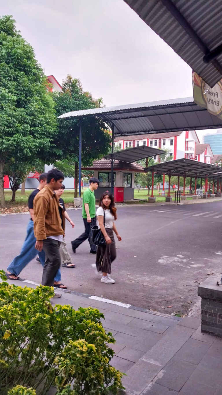 Tamu Korea Ke Hotel Lingi