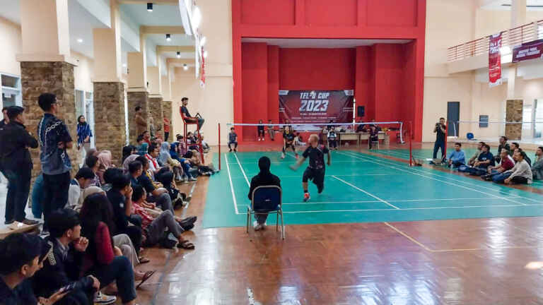 TelÚCup Bulu TAngkis Rektorat VS FIF