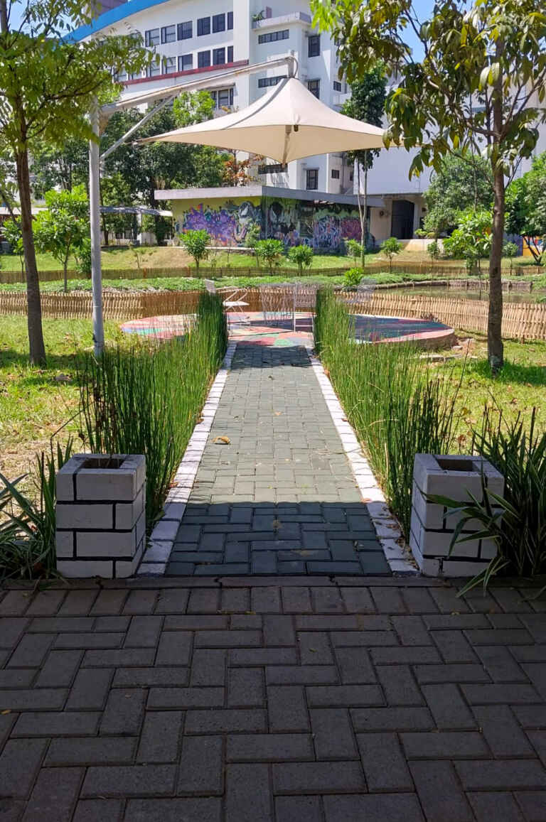 Tempat Duduk Depan GKU Tampak Depan