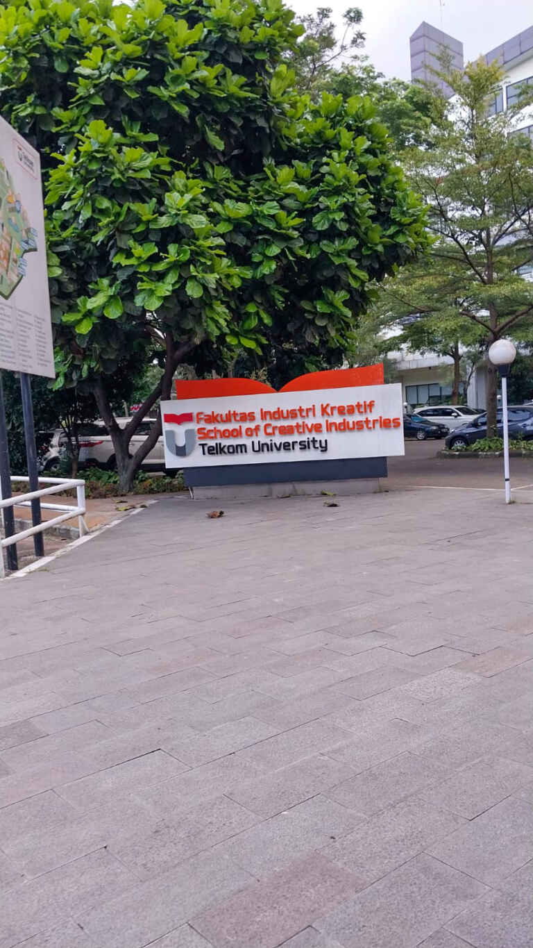 Tugu FIK Telkom University
