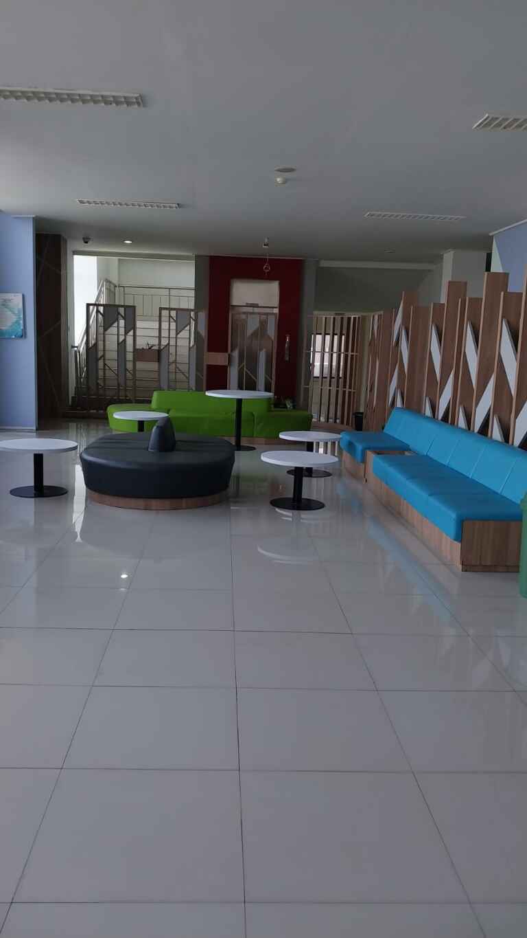 kursi Di Student Lounge