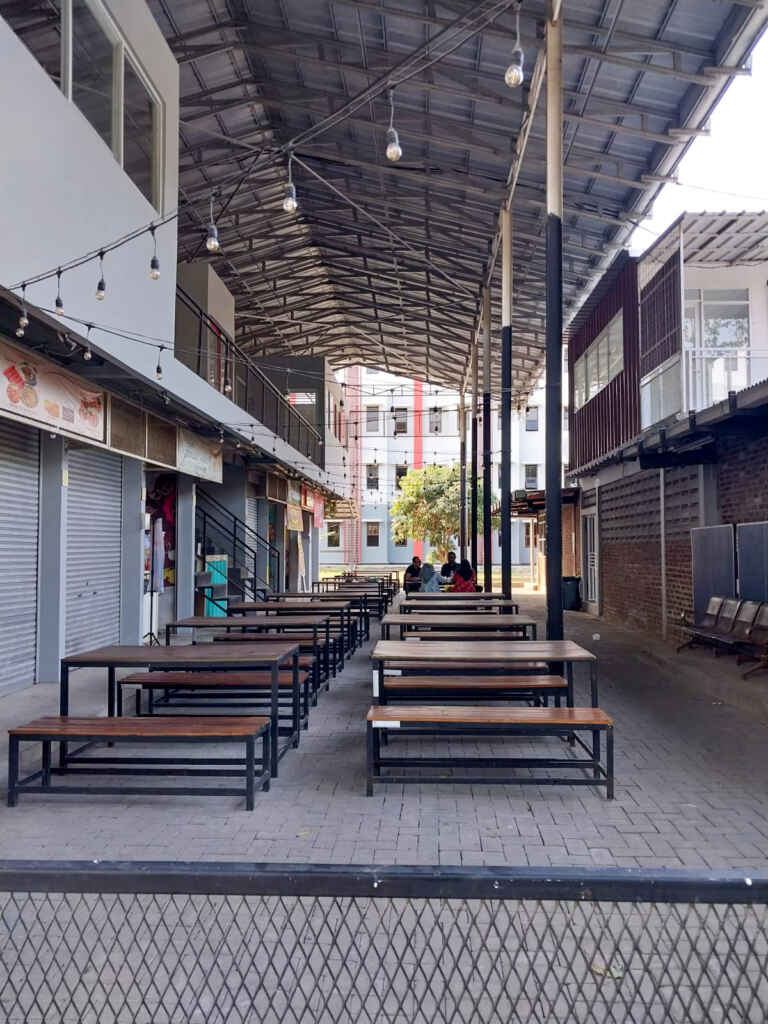 Kantin Di Asrama Putri Telkom