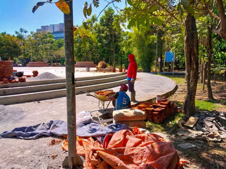 Membangun Sekitaran Danau GAlau Telkom University (2)