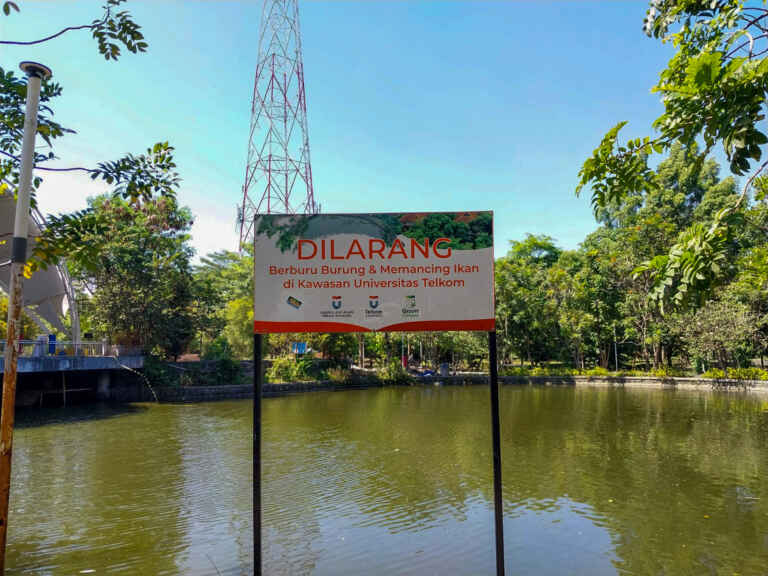 Palang Di Danu Galau Telkom University