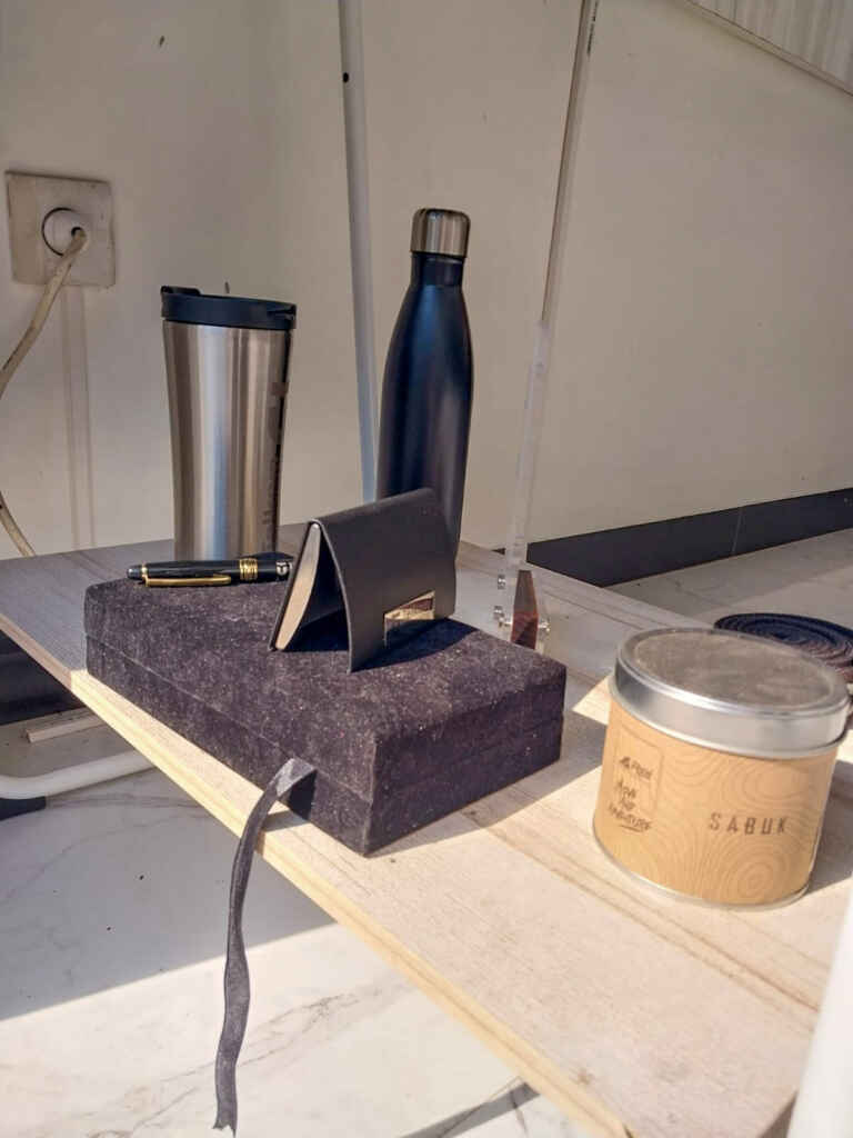 Sabuk Bering Di TelÚ Store Tampk Kiri