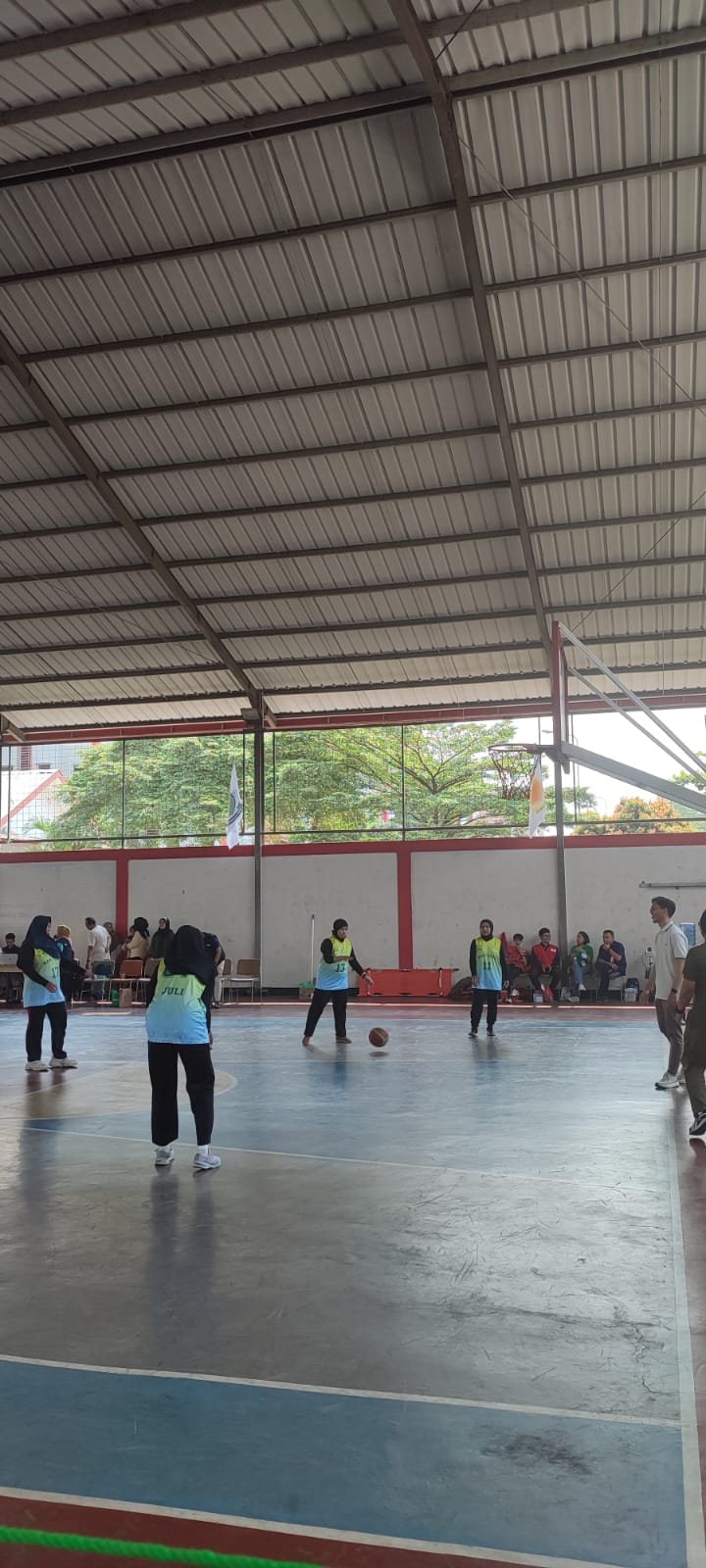 Fasilitan Lapangan Olah Raga Basket Telkom University 6