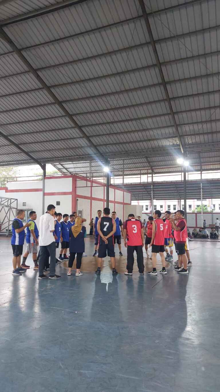 Fasilitan Lapangan Olah Raga Basket Telkom University 7