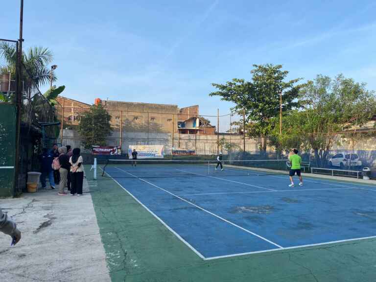 Fasilitas Olah Raga Tenis Lapangan Telkom University 8