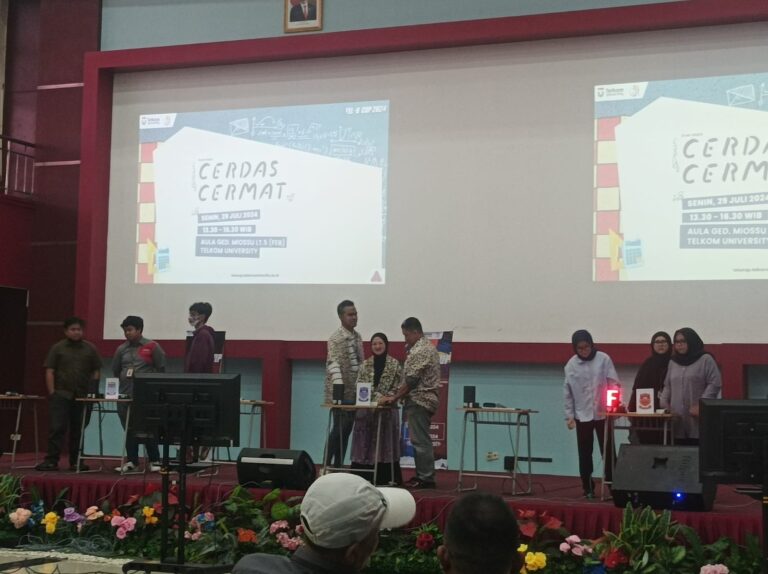 Lomba Cerdas Cermat di Ajang TelU Cup 2024 2