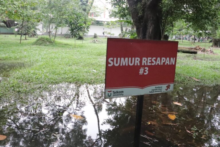 4e89cb2d f39c 4ccb b887 01620aa83366