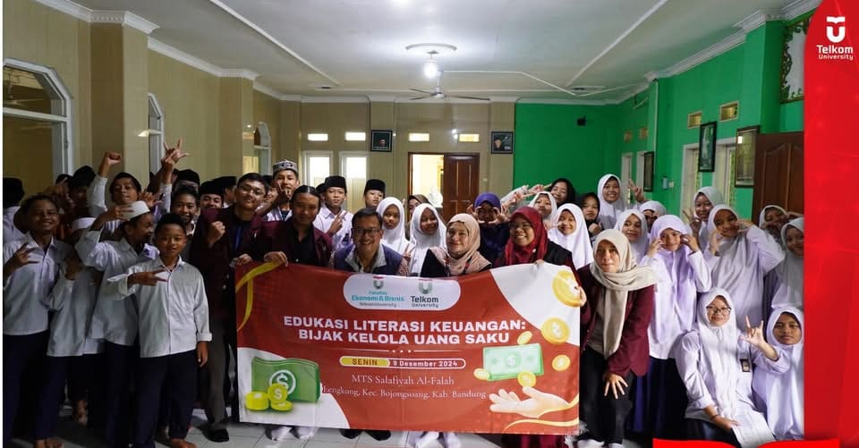 Dosen Tel U Berikan Edukasi Keuangan Bagi Siswa di MTs Salafiyah