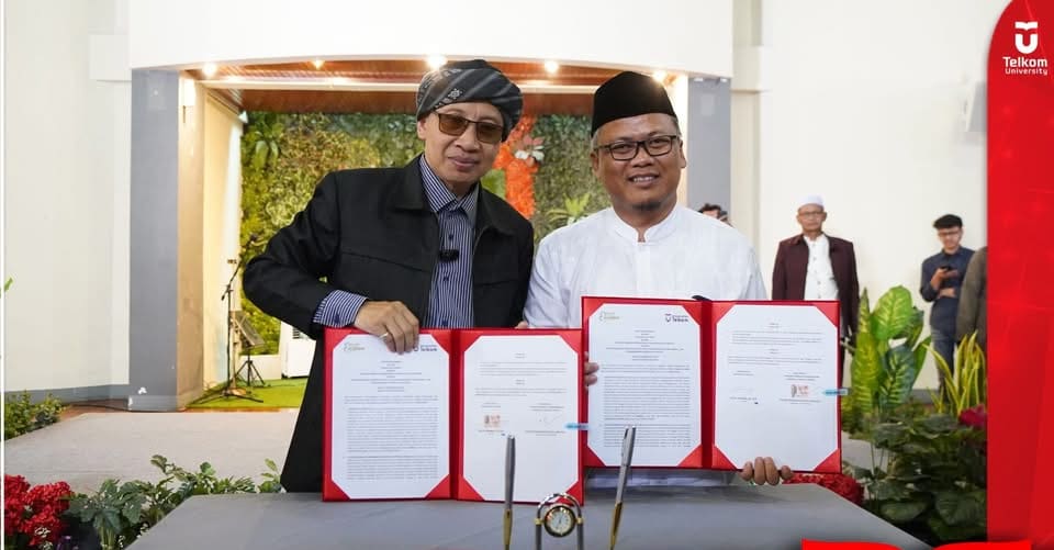Buya Yahya Tandatangani Langsung MoU Antara Tel U dan Yayasan Al