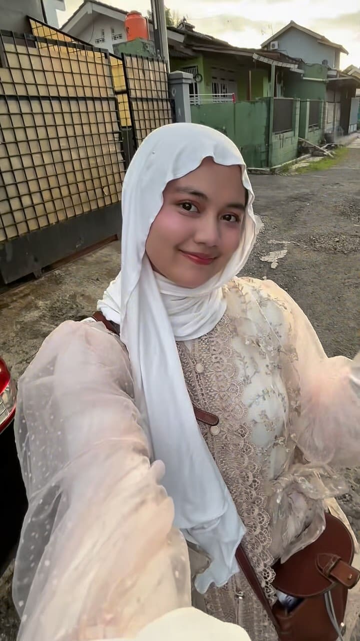 HEI TelUtizen! Yuk ikutin keseruan Voleta mudik dan merayakan Hari