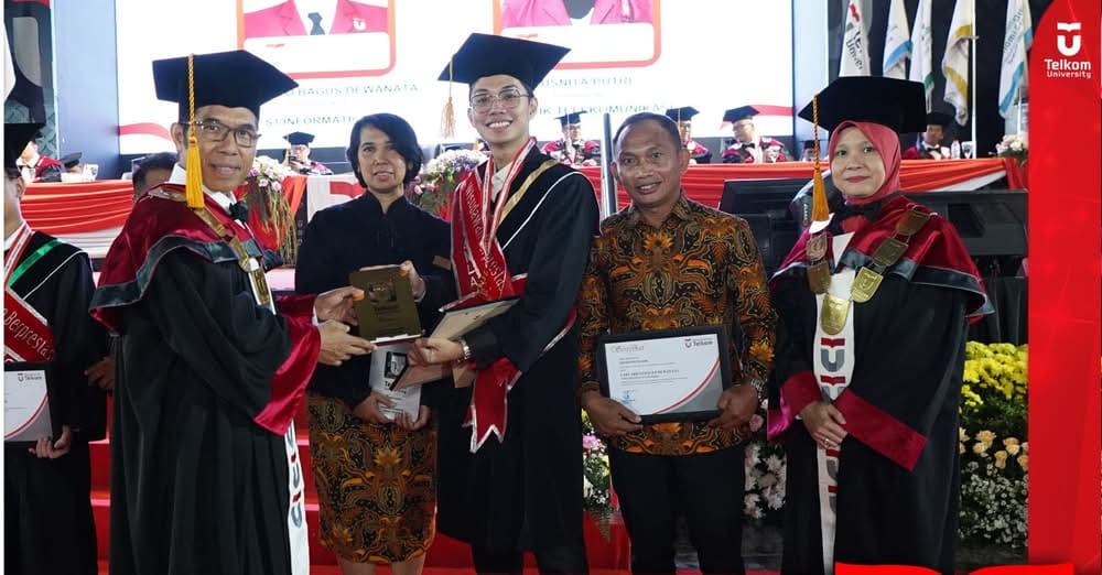 Rektor Telkom University Luluskan 1498 Wisudawan Dengan Nilai Empati Dan Profesi