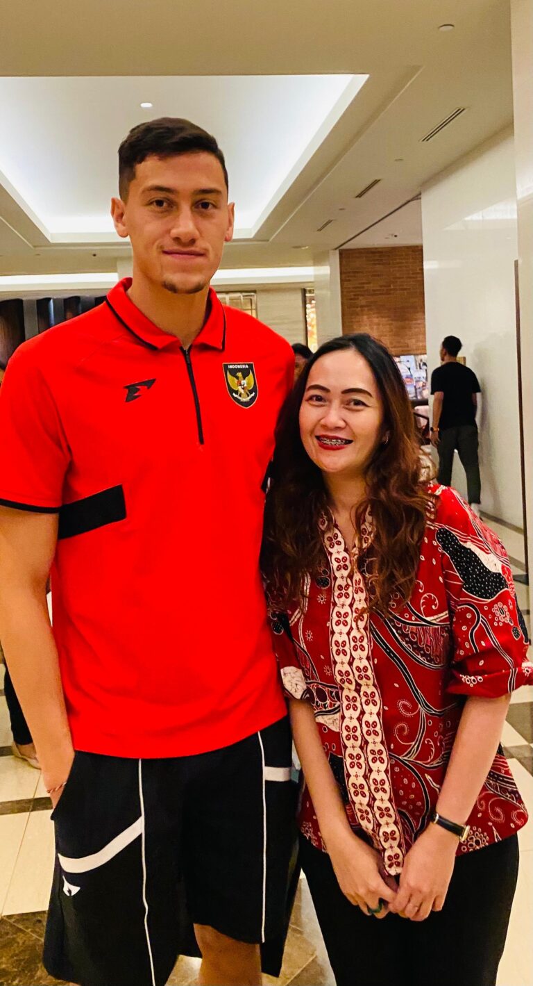Bertemu Pelatih dan beberapa Pemain Tim Nasional Indonesia 5