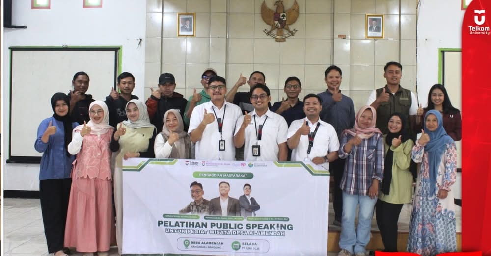 Telkom University Dukung Wisata Desa Alamendah Melalui Pelatihan Public Speaking