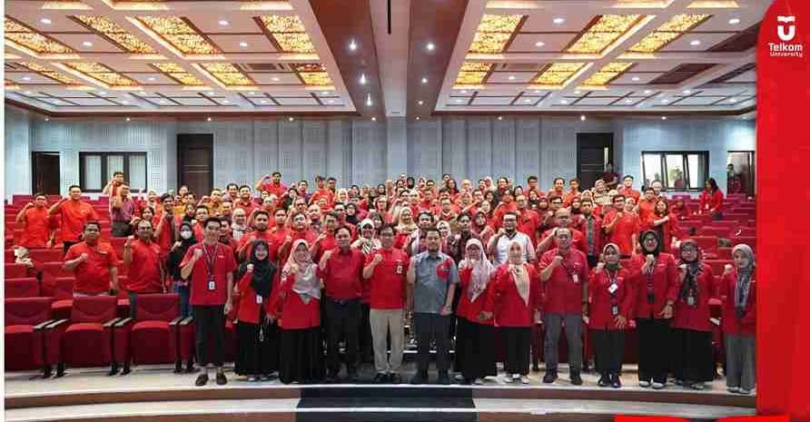 Rektor Tel-U, Prof. Suo Bekali 120 Dosen Baru Telkom University
