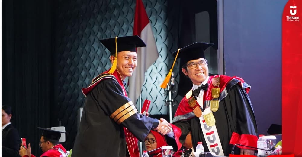 Tel-U Luluskan 1.588 Wisudawan pada Wisuda Periode III Tahun Akademik 2024/2025