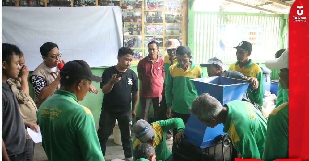 Dari Limbah Jadi Berkah: Dosen Tel-U dan Kelompok Tani di Desa Cihonje ubah Koto