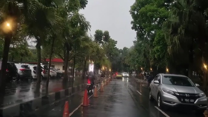 Melawan Musim Hujan di Telkom University